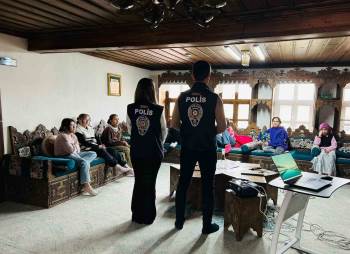 Kütahya’Da Öğrenci Ve Öğretmenlere Siber Güvenlik Eğitimi
