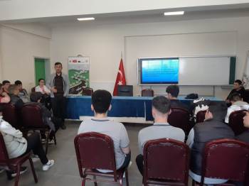 Kütahya’Da Öğretmen Ve Öğrenciler Dolandırıcılık Konusunda Bilgilendirildi
