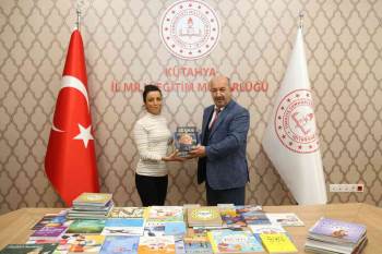 Kütahya’Da Okullara 13 Bin 200 Kitap Dağıtıldı
