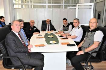 Kütahya’Da Orman Yangınlarıyla Mücadelede Kurumlar Arası İşbirliği Ve Bilgilendirme Toplantısı
