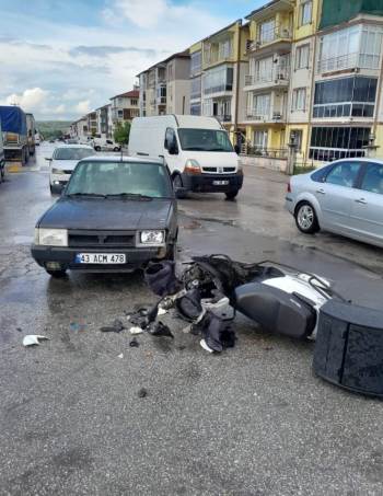 Kütahya’Da Otomobil İle Motosiklet Çarpıştı: 1 Yaralı

