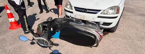Kütahya’da otomobil ile motosiklet çarpıştı: 2 kişi yaralandı