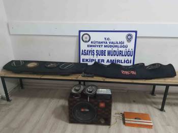 Kütahya’Da Otomobilden Hırsızlık Yaptıkları İddiasıyla 2 Kişi Yakalandı
