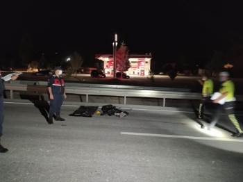 Kütahya’Da Otomobilin Çarptığı 2 Kardeşten Biri Feci Şekilde Can Verdi
