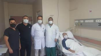 Kütahya’Da Riskli Hastaya Başarılı Böbrek Ameliyatı
