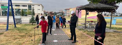Kütahya'da sağanak yağmur oryantiring heyecanını durdurmadı