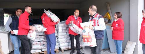 Kütahya’da sahipsiz hayvanlara mama desteği