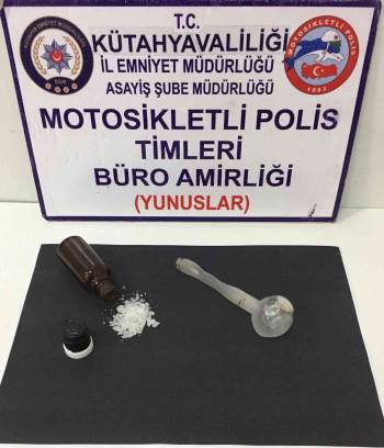 Kütahya’Da Şahsın Üst Aramasında Uyuşturucu Ele Geçirildi
