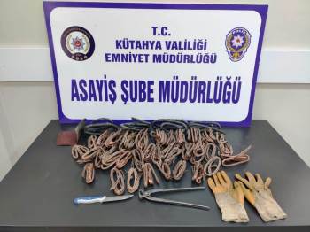 Kütahya’Da Şahsın Üzerinde 13 Kilo Bakır Kablo Ele Geçirildi
