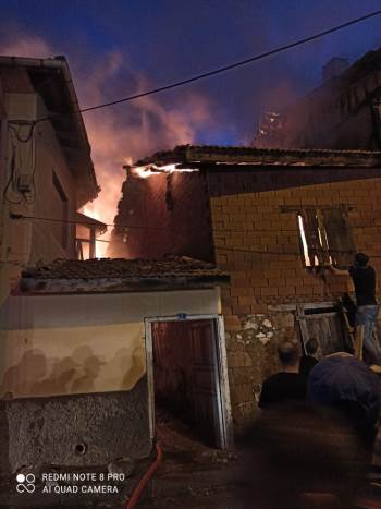 Kütahya’Da Samanlık Yangını
