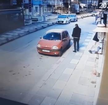 Kütahya’Da Şaşkınlık Uyandıran Saniye Saniye Otomobil Hırsızlığı
