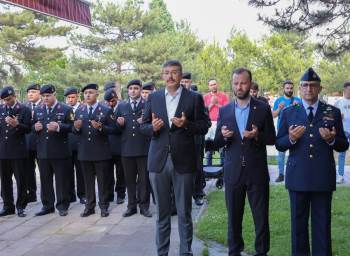 Kütahya’Da Şehitler Unutulmadı
