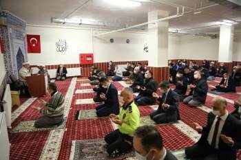 Kütahya’Da Şehitlerimiz İçin Hatim Programı Düzenlendi
