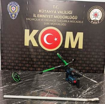 Kütahya’Da Sit Alanında İzinsiz Kazı Yapan 3 Şahıs Polisten Kaçamadı
