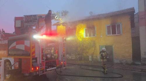 Kütahya’da sobadan çıkan yangında 1 kişi hayatını kaybetti