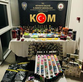 Kütahya’Da Sosyal Medya Üzerinden Elektronik Sigara Ve Kaçak Emtia Satışı Yapan Şahıs Yakalandı
