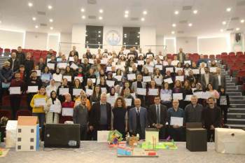 Kütahya’Da Stem Eğitimi Çalıştayı’Nda Sınıf Ve Matematik Branşı Öğretmenlerine Sertifika
