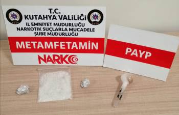 Kütahya’Da Şüpheli Araçta Uyuşturucu Çıktı
