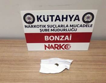 Kütahya’Da Şüpheli Şahsın Üzerinde Uyuşturucu Çıktı
