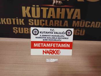Kütahya’Da Şüpheli Şahsın Üzerinde Uyuşturucu Ele Geçirildi

