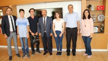 Kütahya’Da Teknofest’E Katılacak Öğrencilerden İl Milli Eğitim Müdürlüğü’Ne Ziyaret
