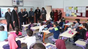 Kütahya’Da Temel Eğitim Kurumlarına ‘Bizden’ Bülteni Dağıtıldı
