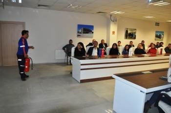 Kütahya’Da Tkdk Personeline ‘Afete Hazır Birey-Aile’ Eğitimi
