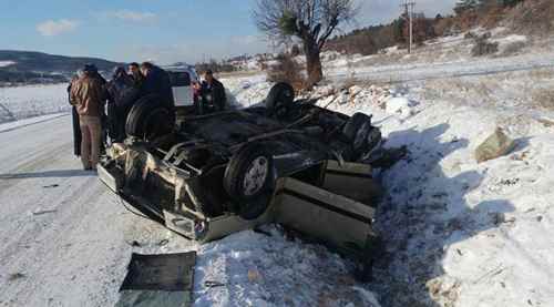 Kütahya'da trafik kazası: 3 yaralı