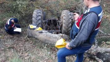 Kütahya’Da Traktörün Altında Kalan Sürücü Öldü
