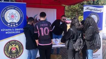 Kütahya’Da Üniversite Öğrencileri Ve Veliler Terör Konusunda Bilgilendirildi
