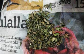 Kütahya’Da Uyuşturucu Madde Bulundurmak Suçundan 3 Kişi Gözaltına Alındı
