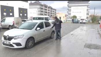 Kütahya’Da Uyuşturucu Satıcısı Tutuklandı
