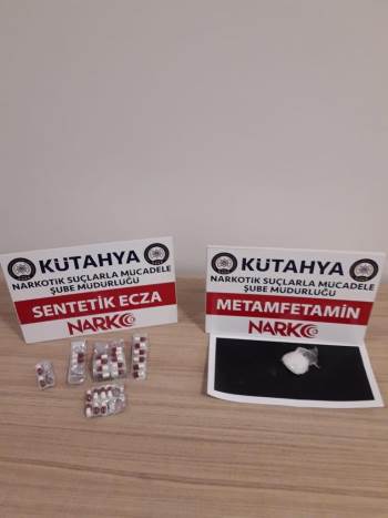 Kütahya’Da Yakalanan 2 Kişinin Üzerinden Uyuşturucu Çıktı
