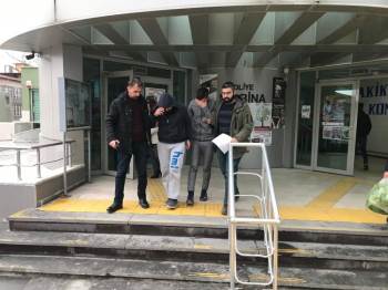 Kütahya’Da Yakalanan 4 Uyuşturucu Şüphelisinden 2’Si Tutuklandı
