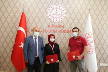 Kütahya’Da Yarışmada Dereceye Giren Öğrenciler Ödüllendirildi
