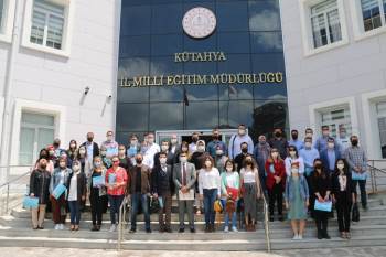 Kütahya’Da Yenep Eğitici Eğitimlerine Katılan Öğretmenlere Sertifika
