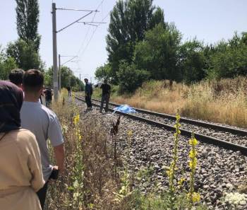 Kütahya’Da Yolcu Treni Çapa Motoruna Çarptı: 1 Ölü
