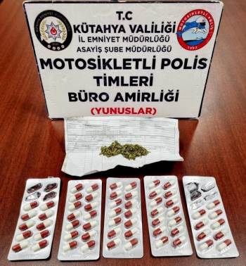Kütahya’Da Yunus Timleri Bir Araçta Uyuşturucu Ele Geçirdi
