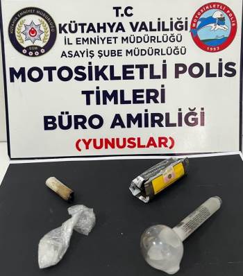 Kütahya’Da Yunus Timleri Bir Araçta Uyuşturucu Ele Geçirdi
