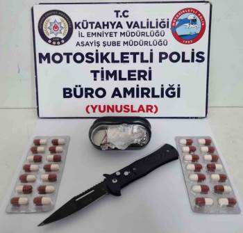 Kütahya’Da Yunus Timleri Bir Kişinin Eşyaları Arasında Uyuşturucu Buldu
