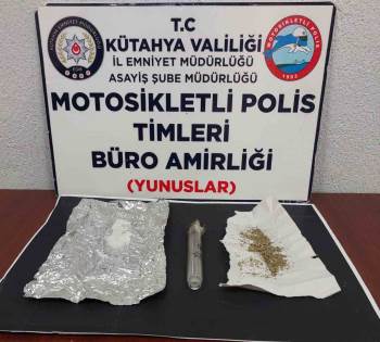 Kütahya’Da Yunus Timleri Bir Kişinin Üzerinde Uyuşturucu Ele Geçirdi
