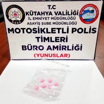 Kütahya’Da Yunus Timlerince Bir Araçta Uyuşturucu Hap Ele Geçirildi
