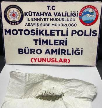 Kütahya’Da Yunus Timlerince Bir Şahsın Üzerinde Uyuşturucu Ele Geçirildi
