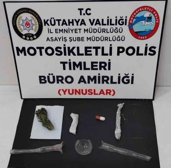 Kütahya’Da Yunus Timlerinin Durdurduğu Araçta Uyuşturucu Ele Geçirildi

