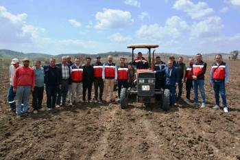 Kütahya’Da Yüzde 75 Hibeli Nohut Tohumları Toprakla Buluşuyor
