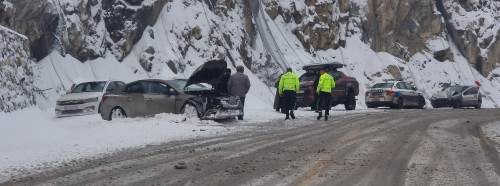 Kütahya’da zincirleme kaza: 5 araç ağır hasarlı!