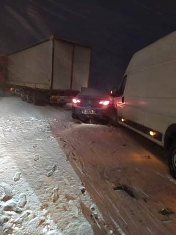 Kütahya’Da Zincirleme Trafik Kazası: 4 Yaralı
