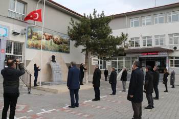 Kütahya’Daki Bütün Okullarda İstiklal Marşı Okundu
