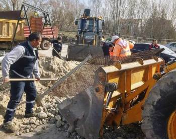 Kütahya’Daki Meralar Gübreleniyor
