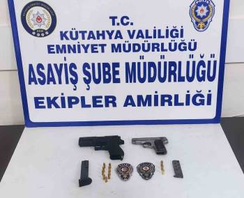 Kütahya’Daki Uygulamalarda 2 Adet Ruhsatsız Tabanca Ele Geçirildi
